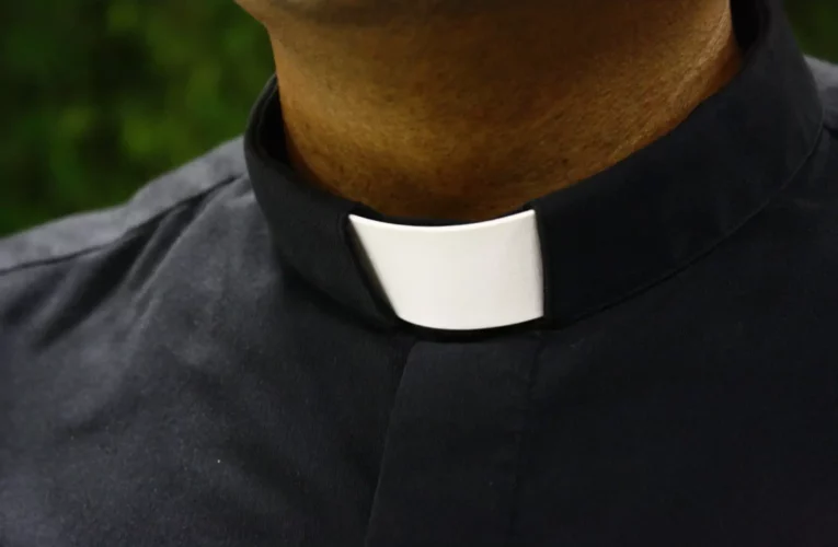 ¿Presbíteros o Sacerdotes? Una Introducción al Liderazgo y Ordenación Anglicana